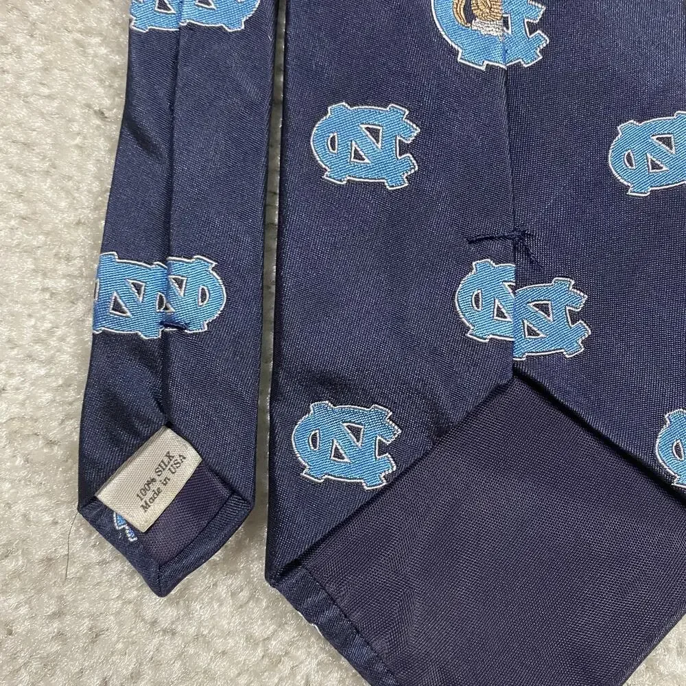 VTG UNC Tie Mens Blue Silk Tar Heels Logo Carolina Tar Heels AOP Preppy